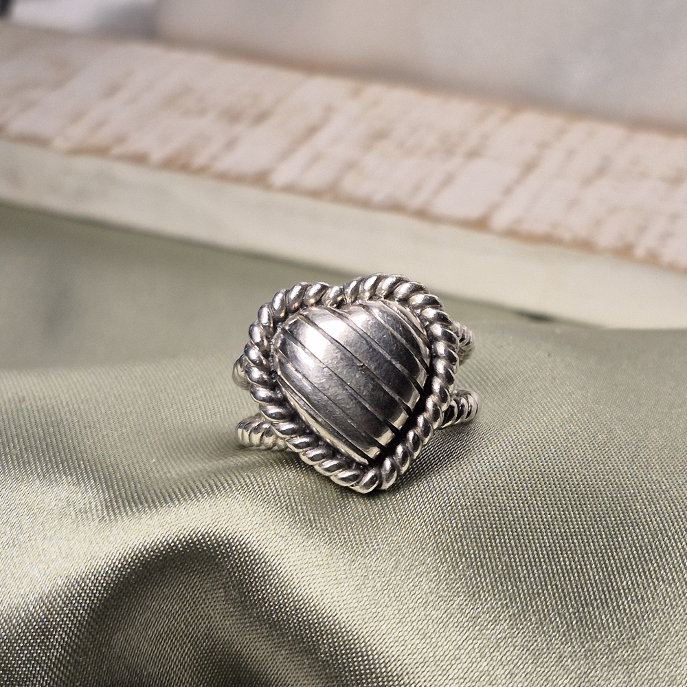 Twisted Rope STERLING Silver Heart Ring. CHUNKY Size 6.5 - Picture 2 of 8